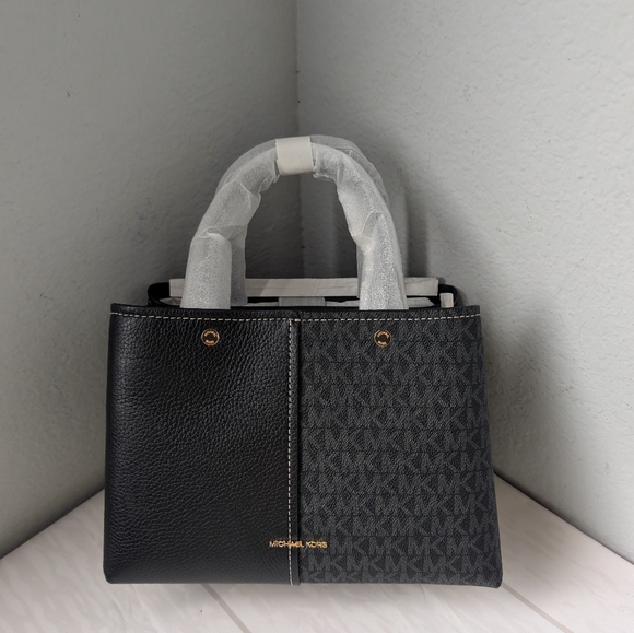 NWT Michael Kors Flora Medium Signature Logo And Leather Satchel Crossboy Black - Picture 1 of 4